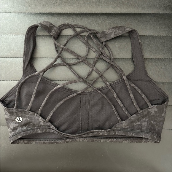 Free to be wild size 8 lululemon bra - Picture 2 of 3